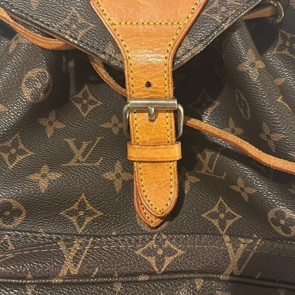 Louis Vuitton discover elegance